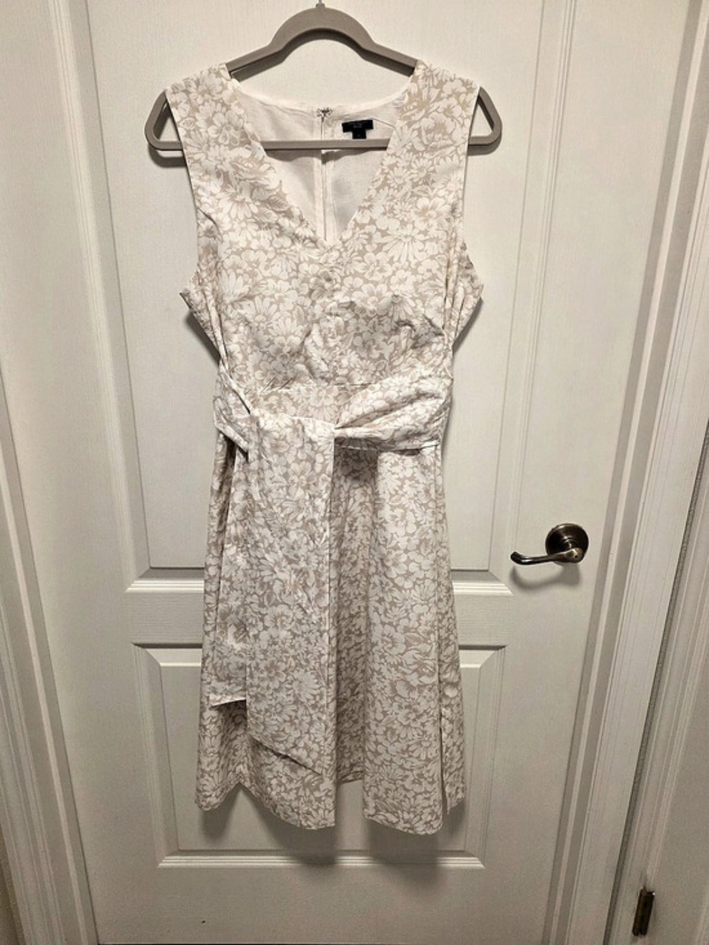 Ann Taylor Floral Midi Dress in White & Beige Like New LP